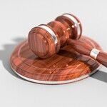 The Benefits of Being Blue When Facing the Justice System