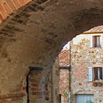 Sipping Vino and Savoring Vistas in Tuscany
