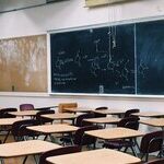 Teachers Savor Students' 'Mist Queues'