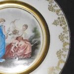 Collectors Make a Beeline For Porcelain Plates