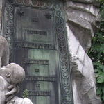 Breastfeeding: Bare or Blanketed?