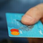 How to Help a Young Person Build a Good Credit Score