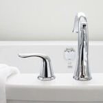 3 Ways to Clean a Bathtub That Are Easy on the Back and Knees