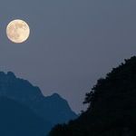 Cosmic Attraction and the Full Moon
