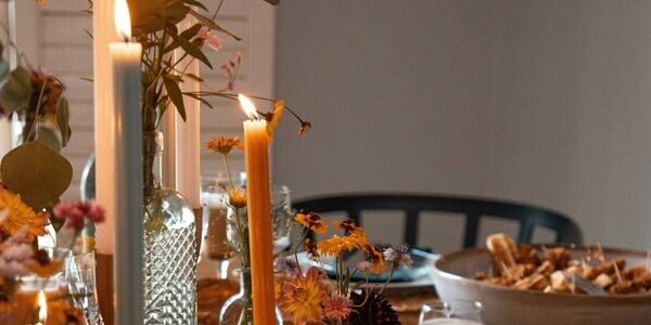 The Social Weight of a Plate